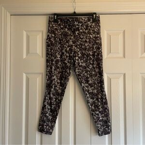 Athleta salutations stash 7/8 tight